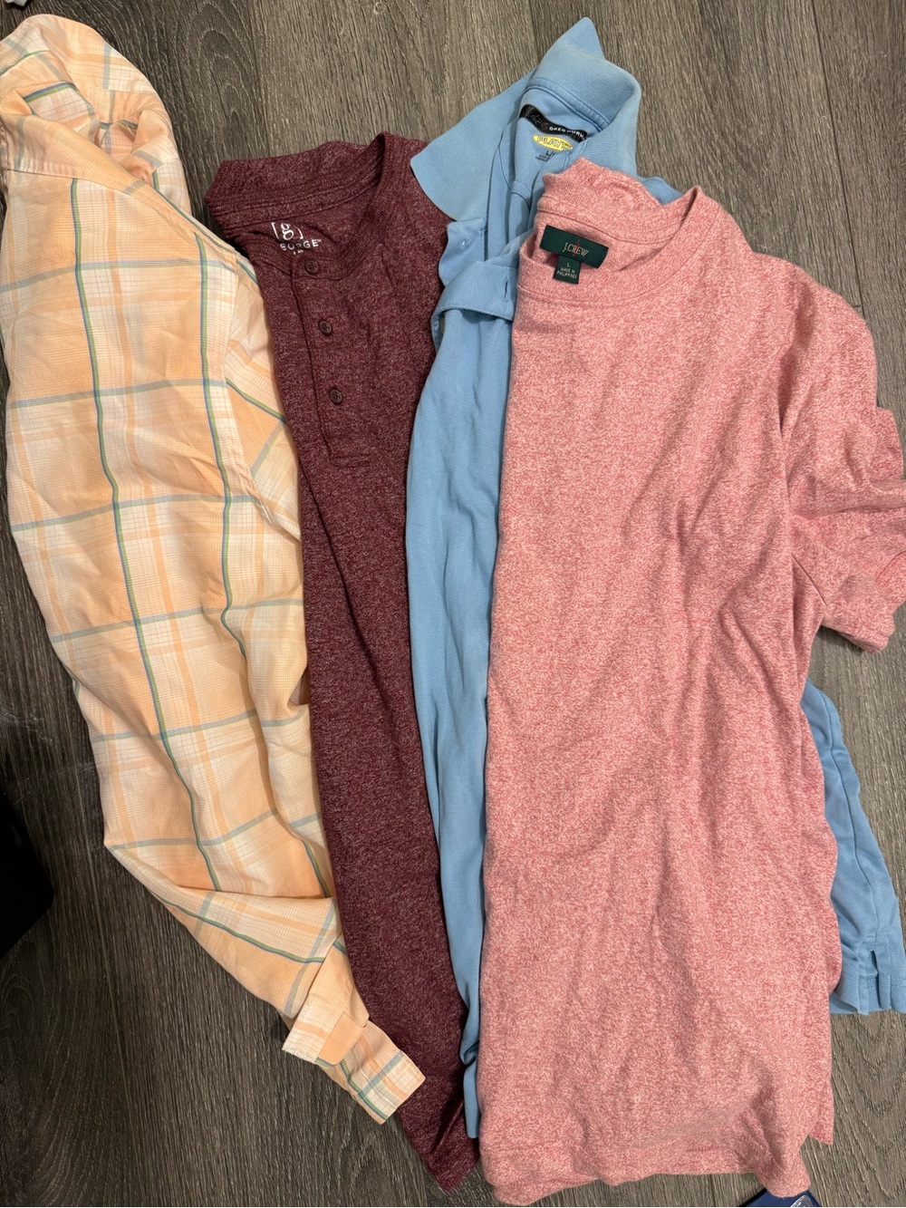 4 men’s large shirts